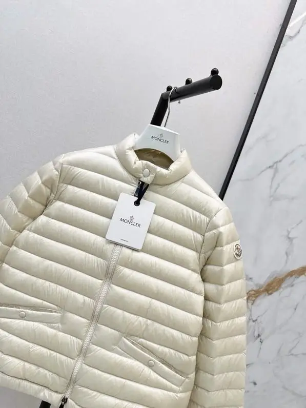 Moncler Куртка пуховик женская — Фото 2