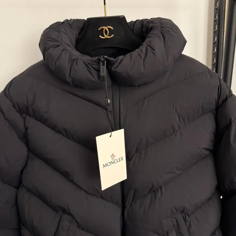 Moncler Куртка пуховик женская — Фото 2
