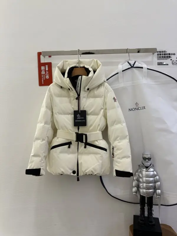 Moncler — Jacket лыжная women's