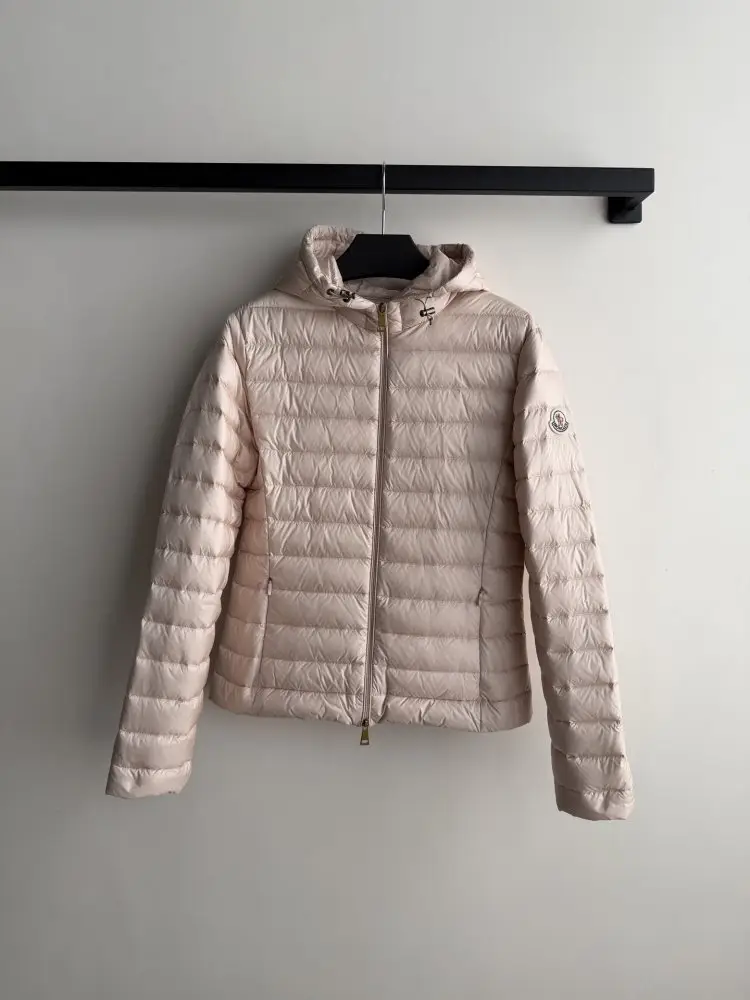 Moncler Jacket women's — Photo 1