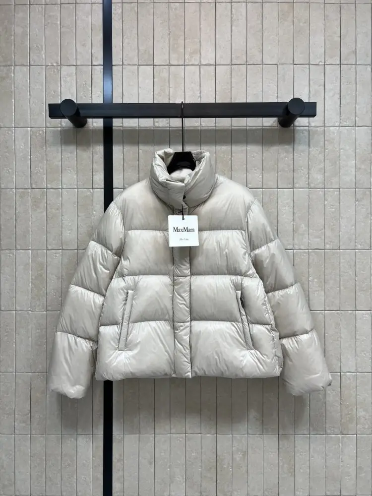 Moncler Jacket women's — Photo 1