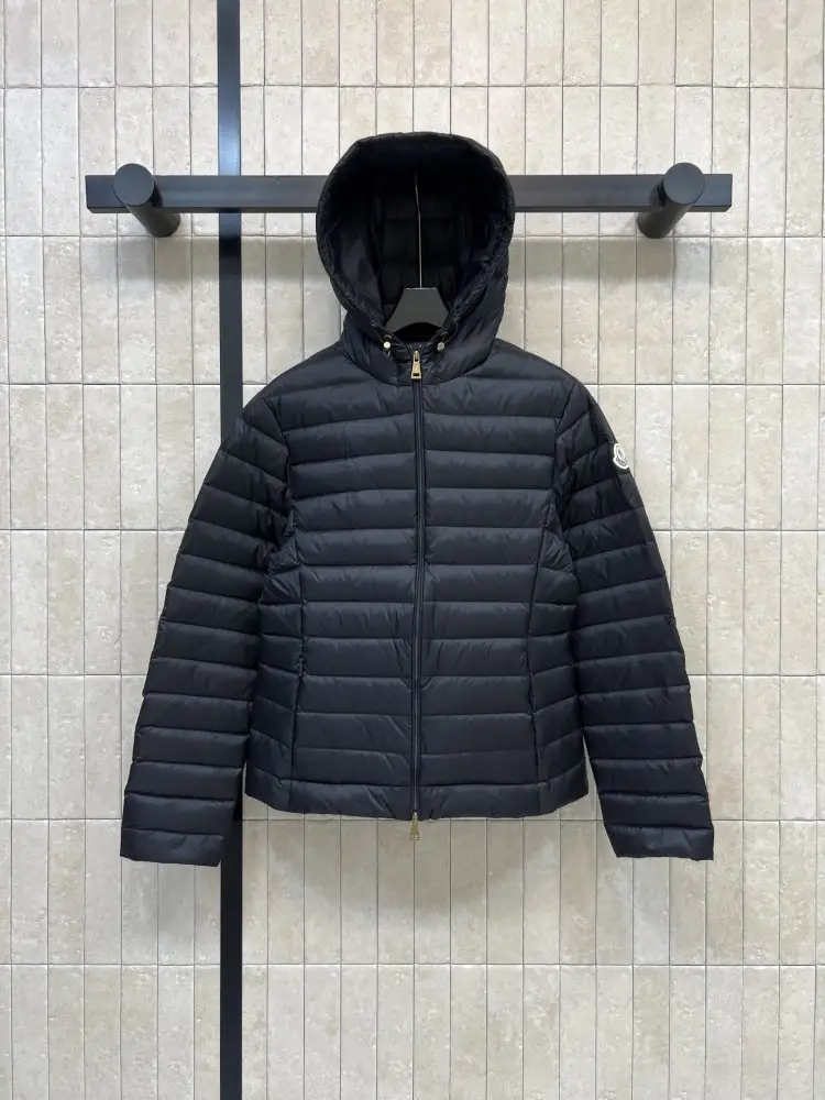 Moncler — Куртка женская