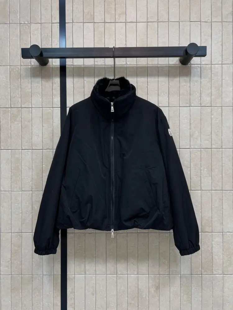 Moncler Куртка жіноча — Фото 1