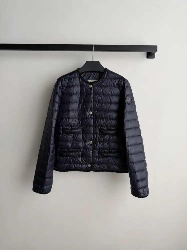 Moncler Куртка женская — Фото 1