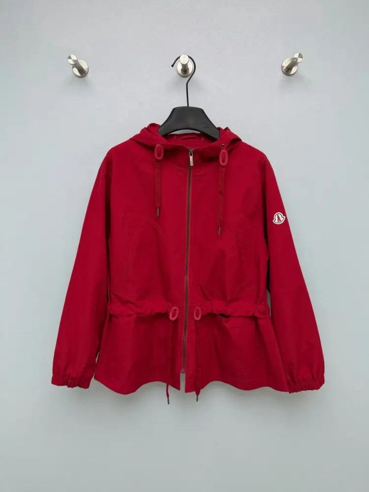 Moncler — Куртка жіноча