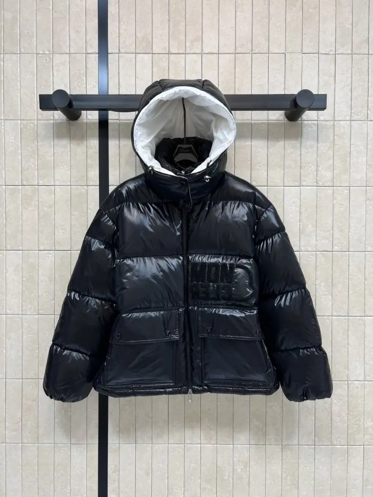 Moncler — Куртка жіноча