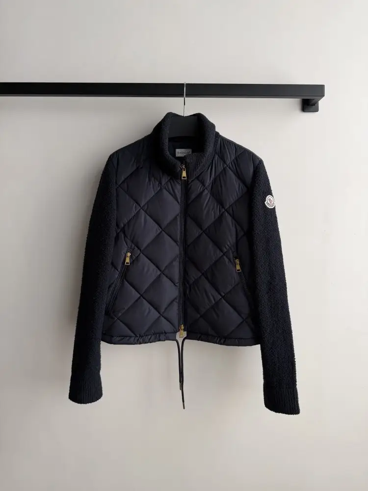 Moncler Jacket women's — Photo 1