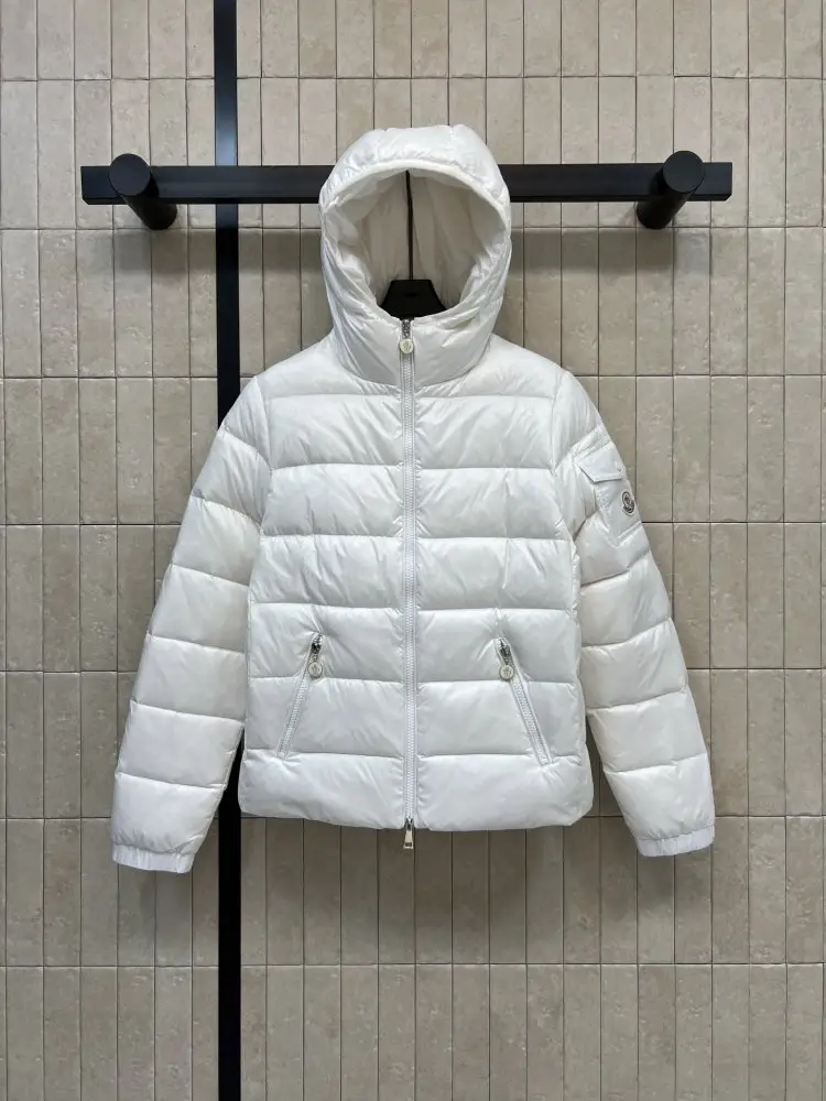 Moncler — Куртка жіноча