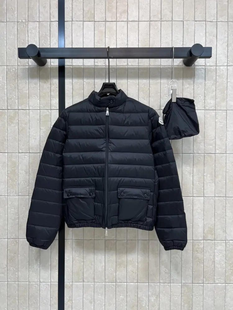 Moncler — Куртка жіноча