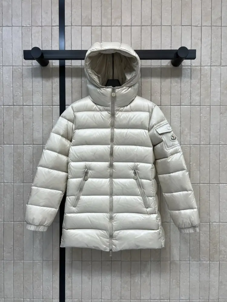 Moncler — Куртка жіноча