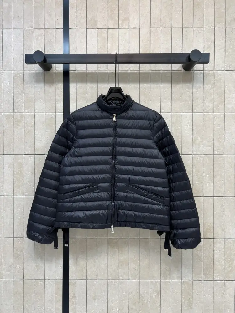 Moncler — Куртка жіноча