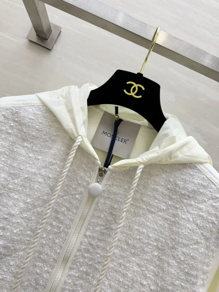 Moncler Jacket women's — Photo 2