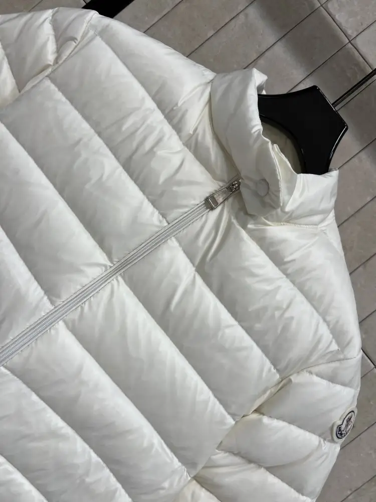 Moncler Jacket women's — Photo 2