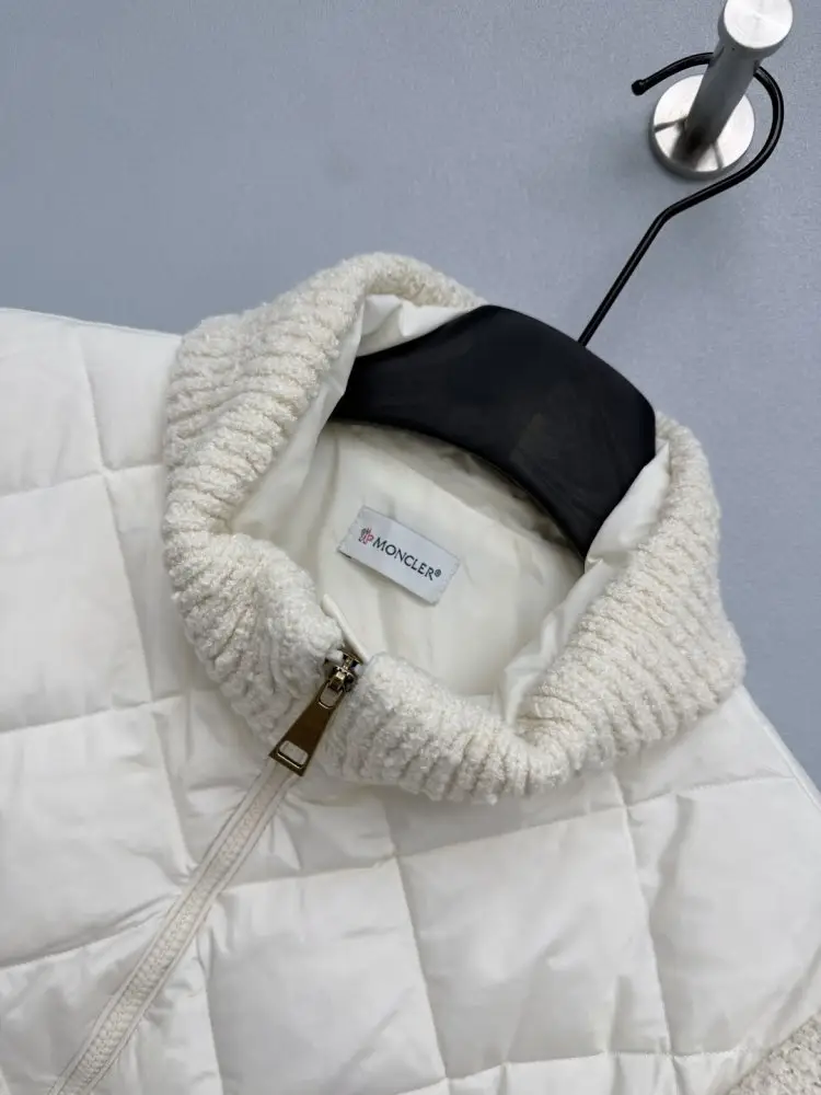 Moncler Куртка женская — Фото 2