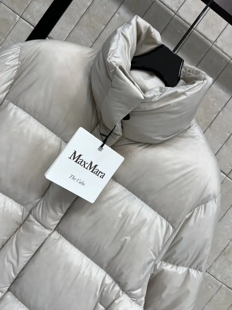 Moncler Jacket women's — Photo 2