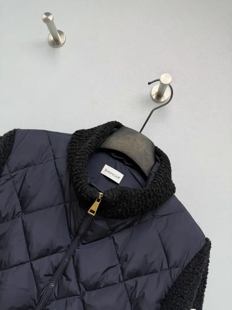 Moncler Jacket women's — Photo 2