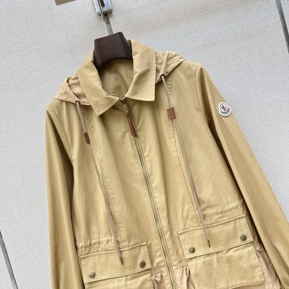 Moncler Куртка женская — Фото 2