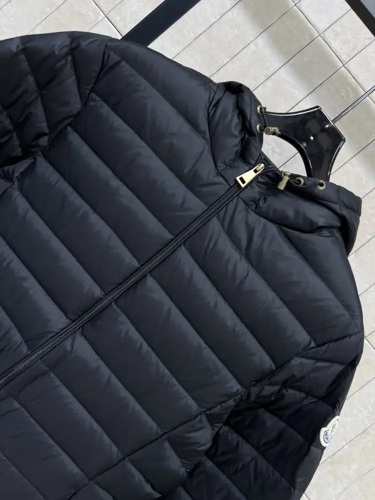 Moncler Куртка женская — Фото 2