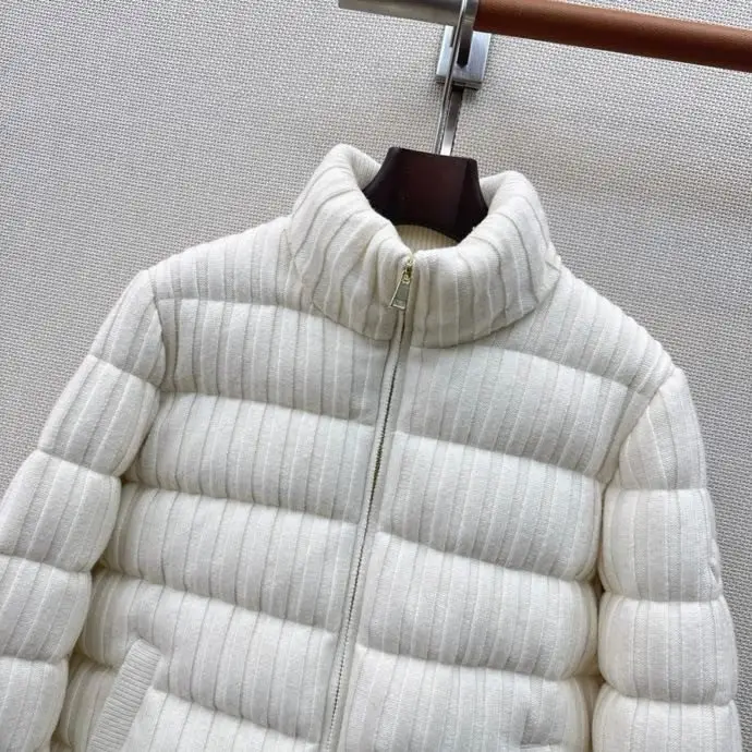 Moncler Куртка женская — Фото 2