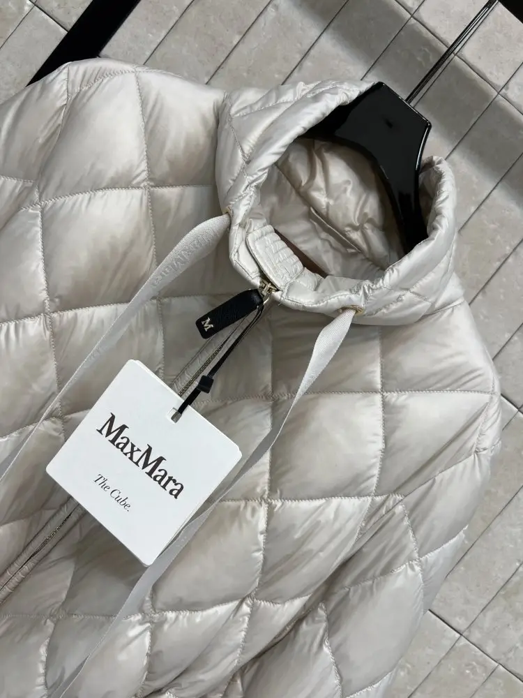 Moncler Куртка женская — Фото 2