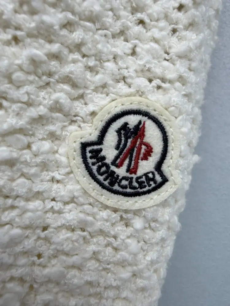 Moncler Куртка женская — Фото 3