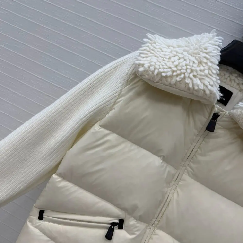 Moncler Куртка женская — Фото 3