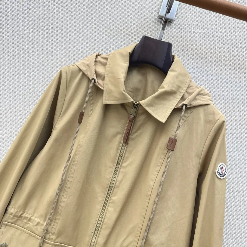Moncler Куртка женская — Фото 3