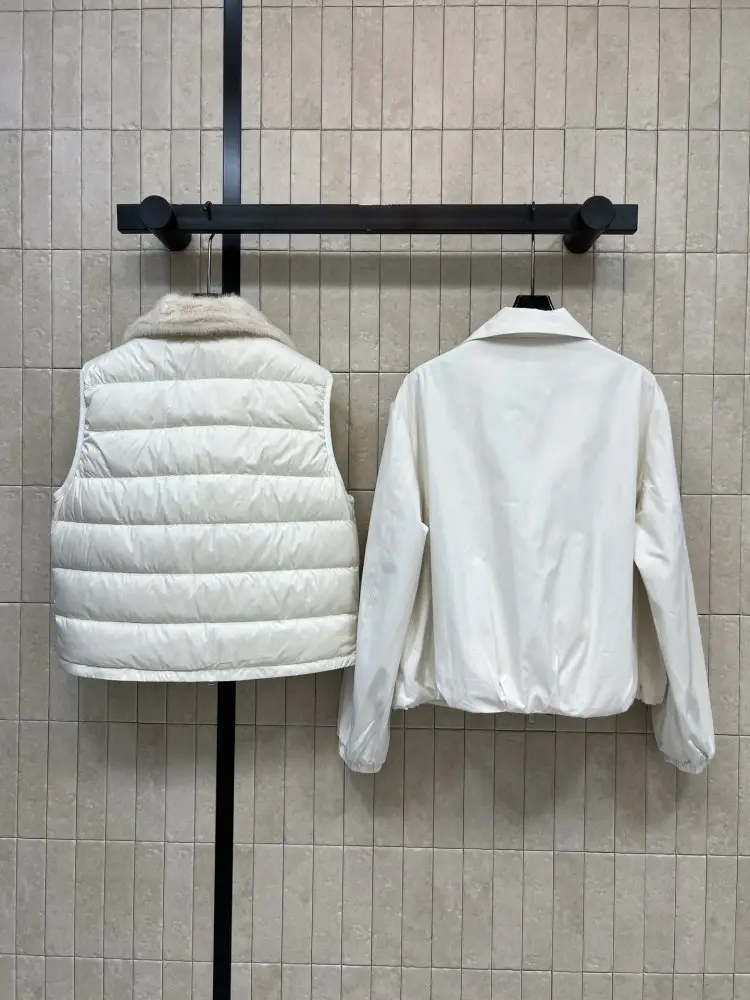 Moncler Куртка женская — Фото 3