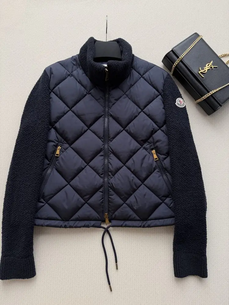 Moncler Jacket women's — Photo 3