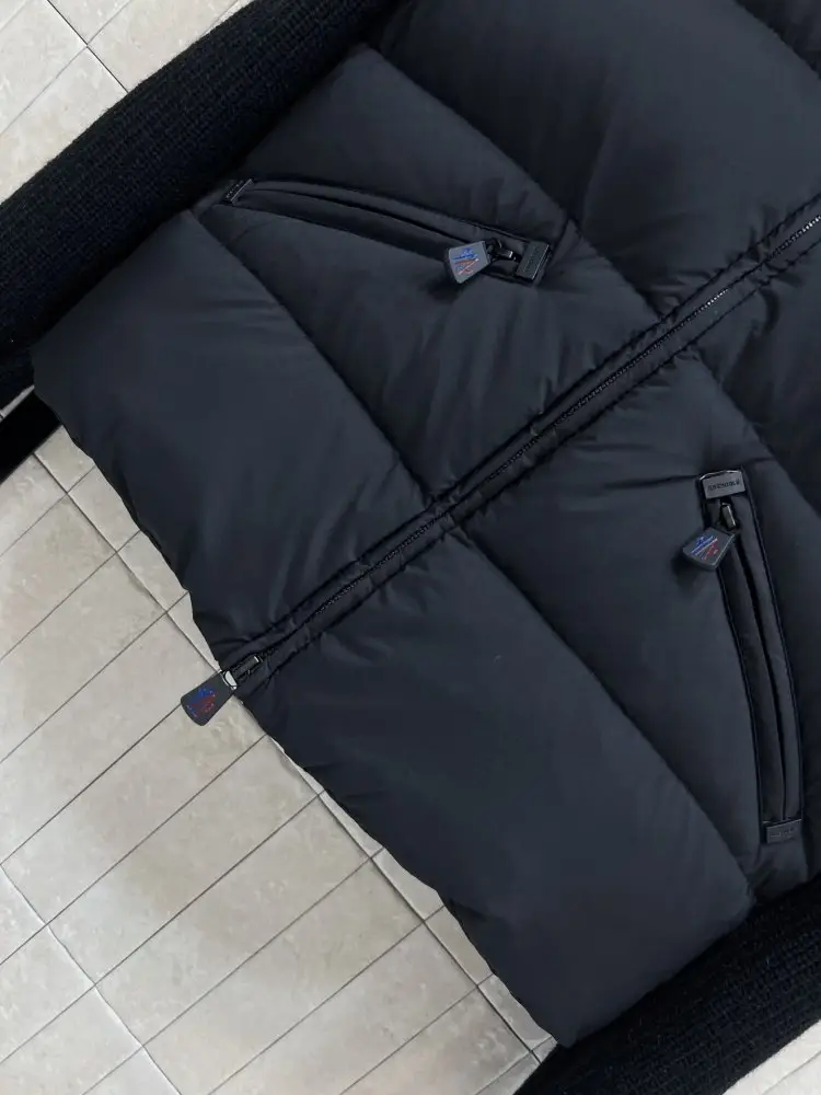Moncler Куртка женская — Фото 3
