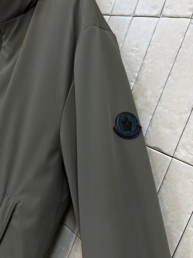 Moncler Jacket women's — Photo 4