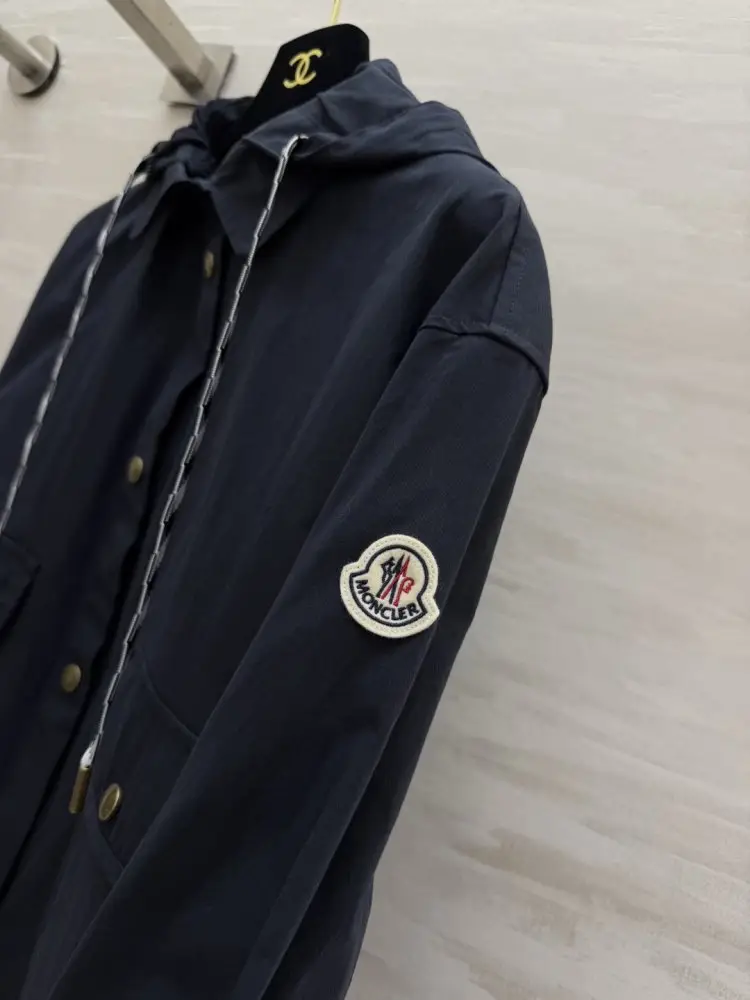 Moncler Jacket women's — Photo 4