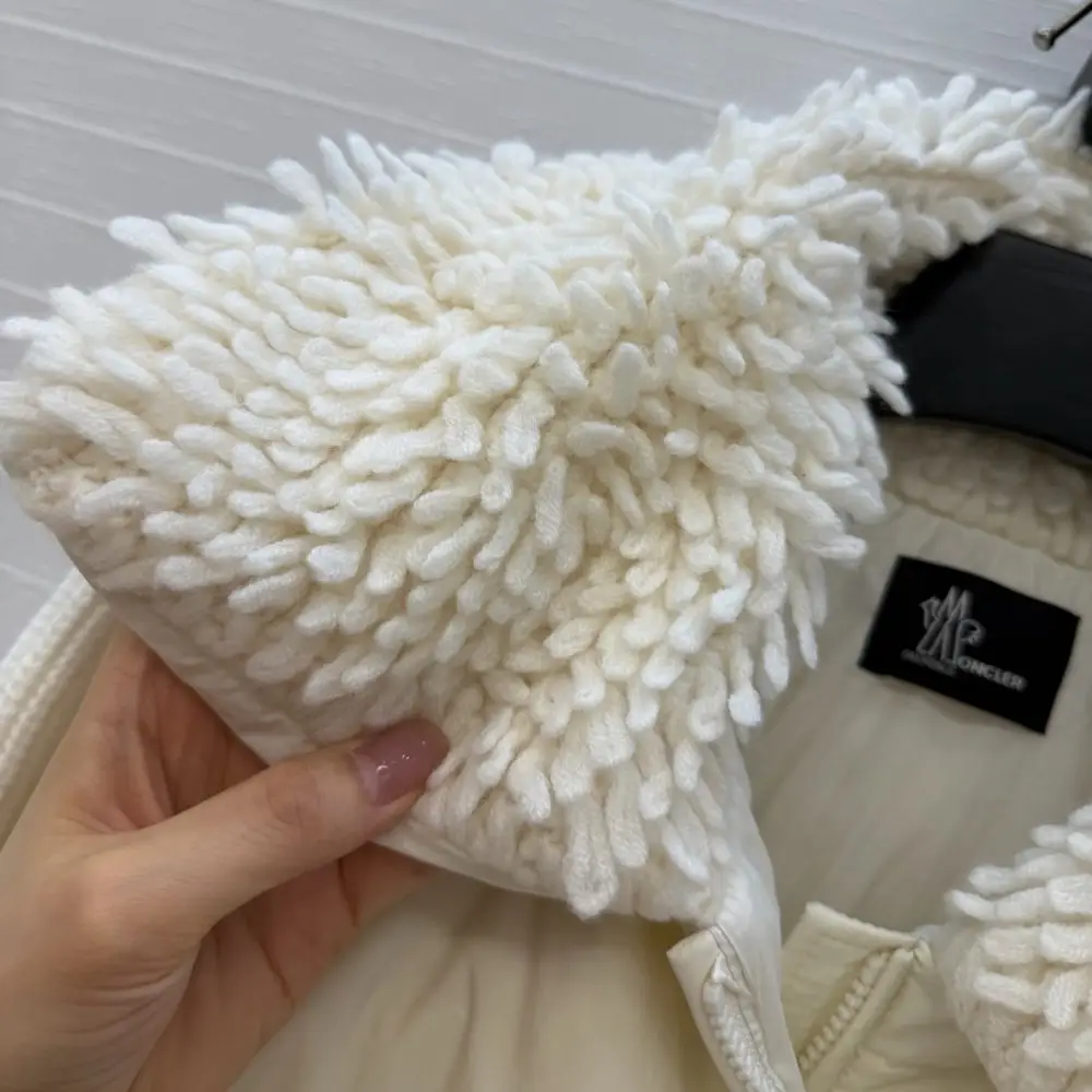 Moncler Куртка женская — Фото 4