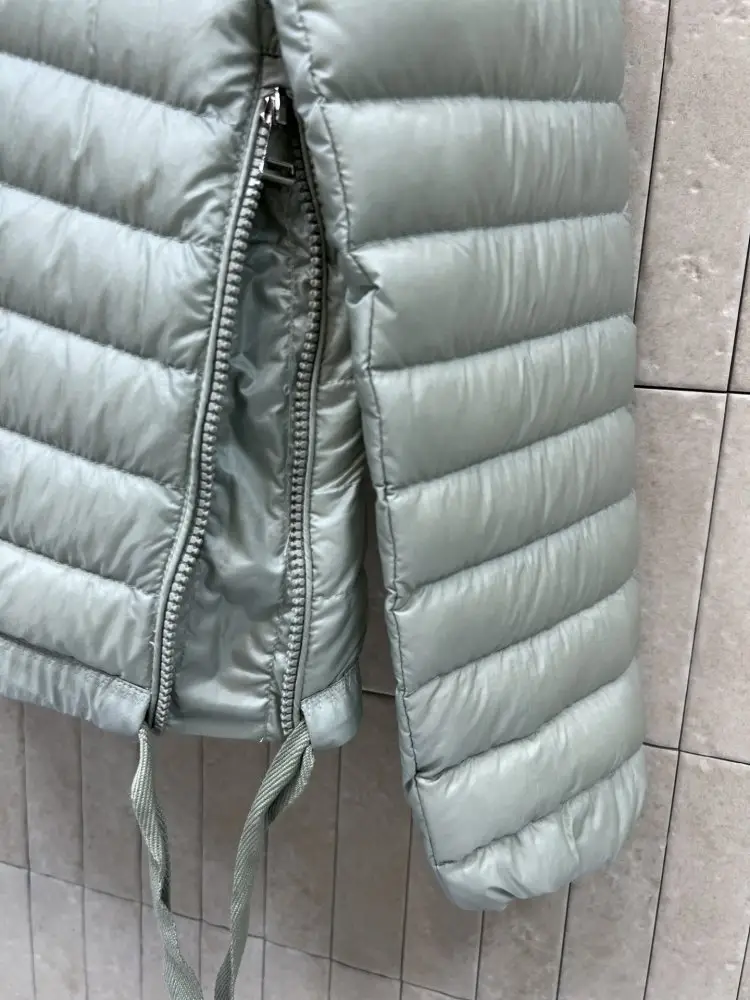Moncler Куртка женская — Фото 4