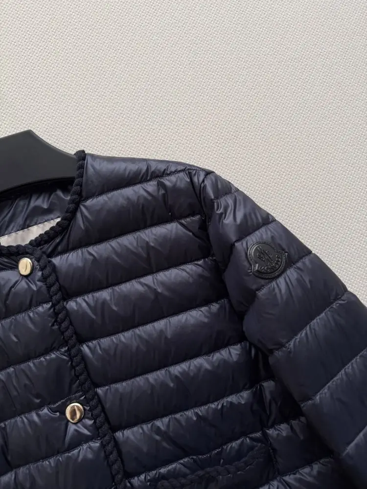 Moncler Куртка женская — Фото 4