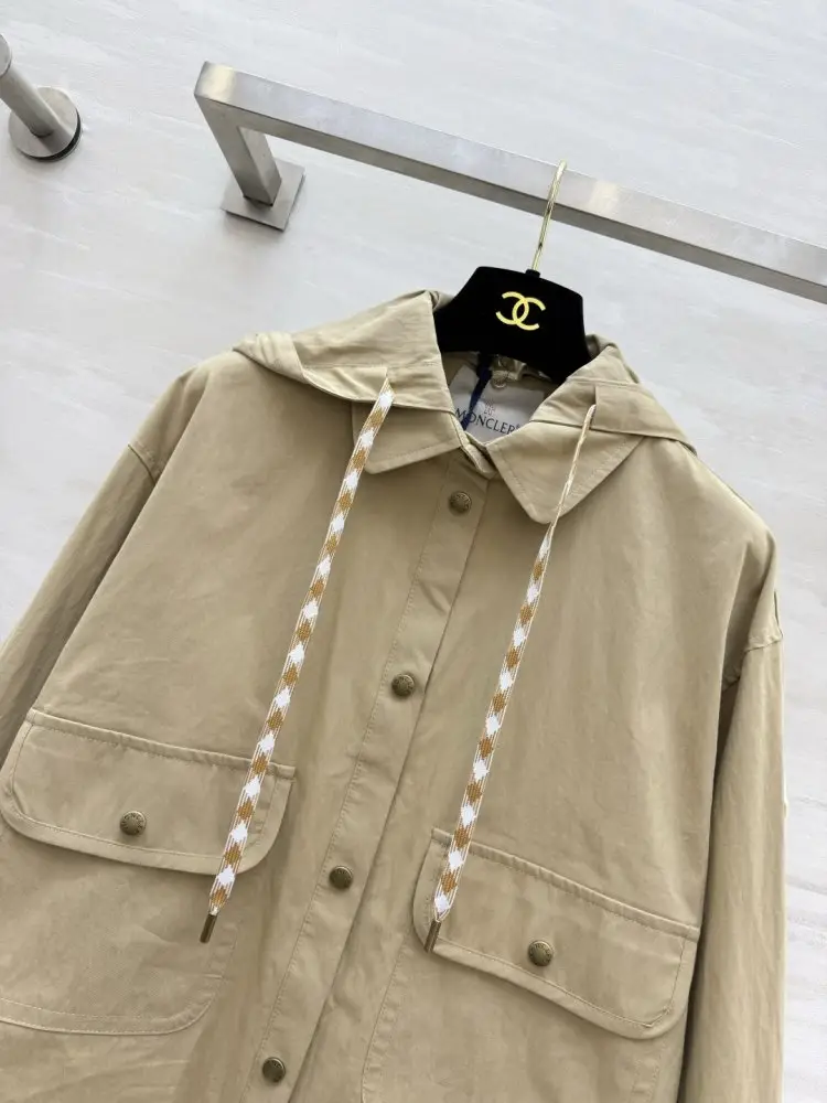 Moncler Куртка женская — Фото 4
