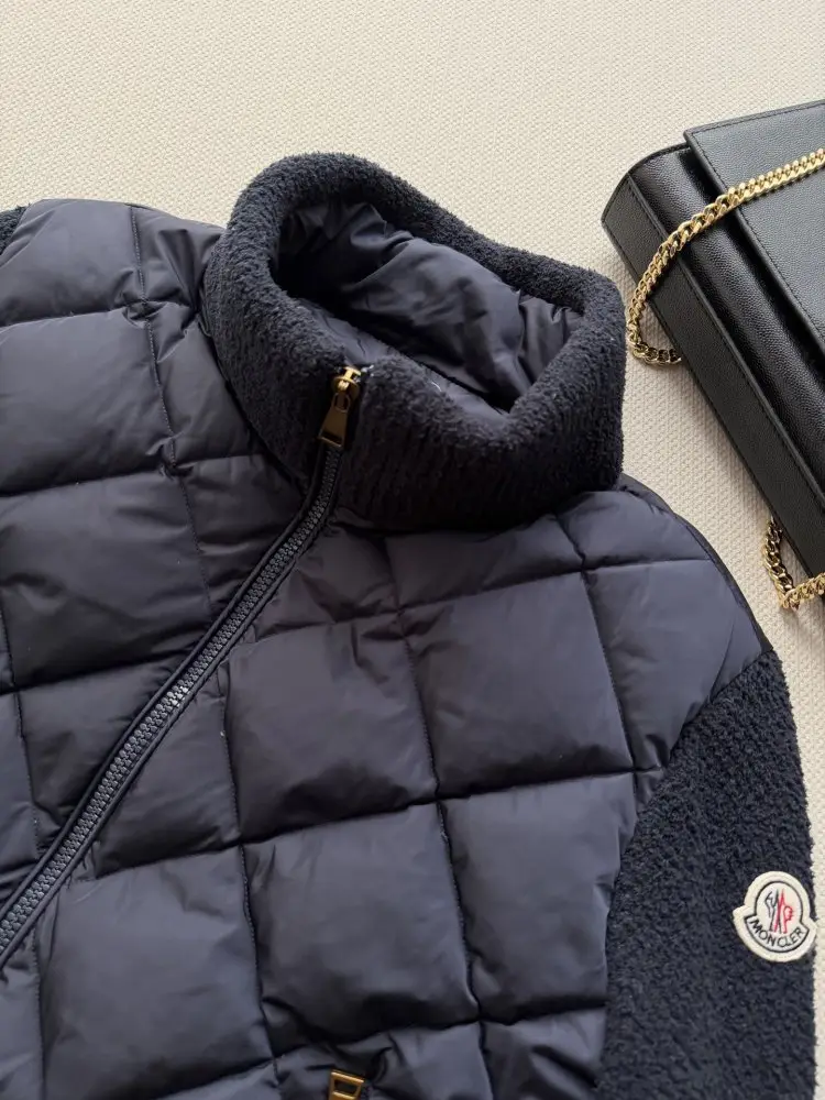 Moncler Jacket women's — Photo 4