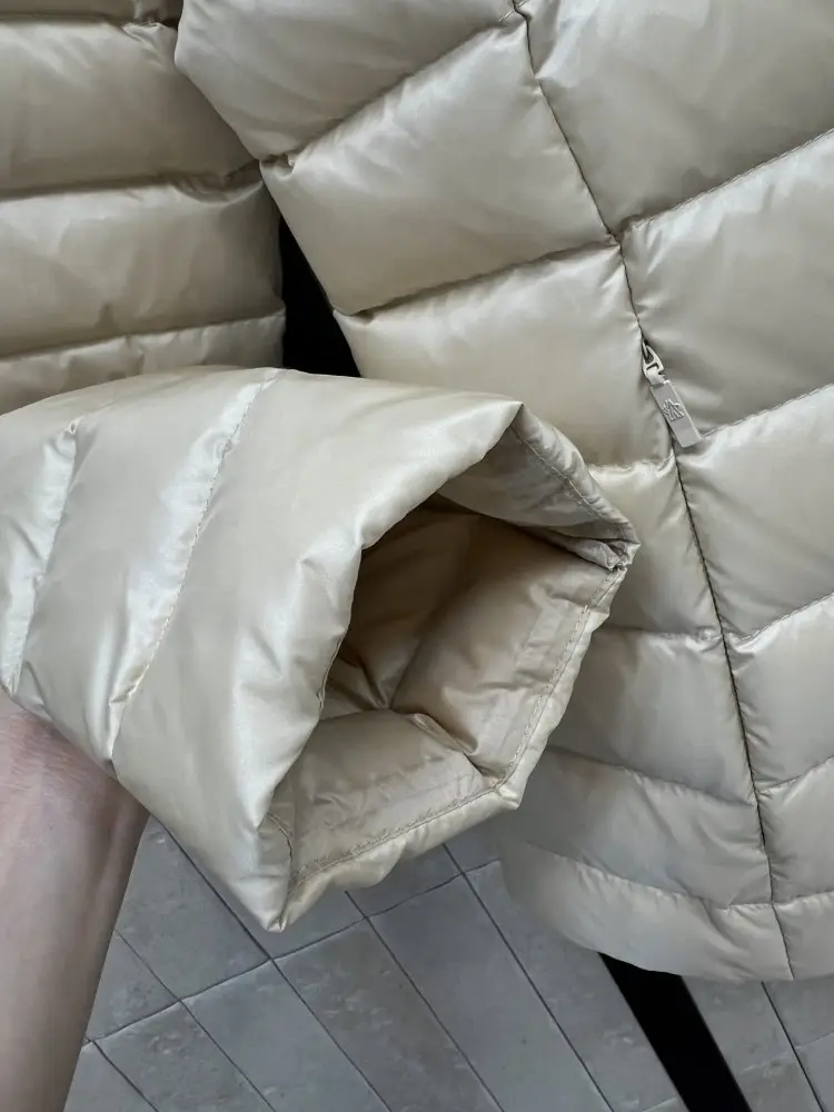 Moncler Куртка женская — Фото 4