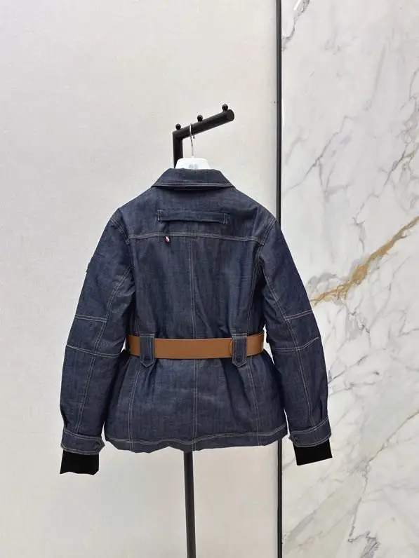 Moncler Куртка женская — Фото 4