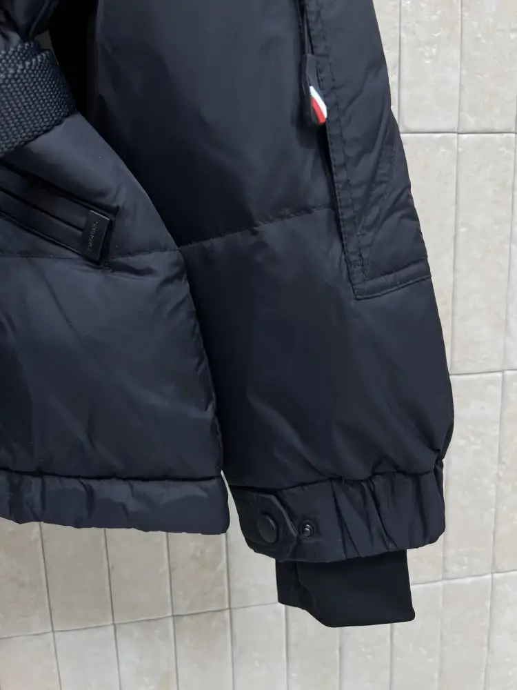 Moncler Куртка женская — Фото 5