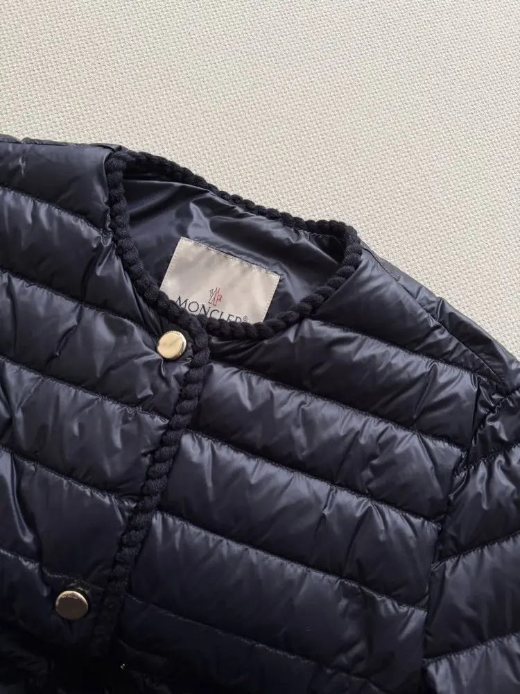Moncler Куртка женская — Фото 5