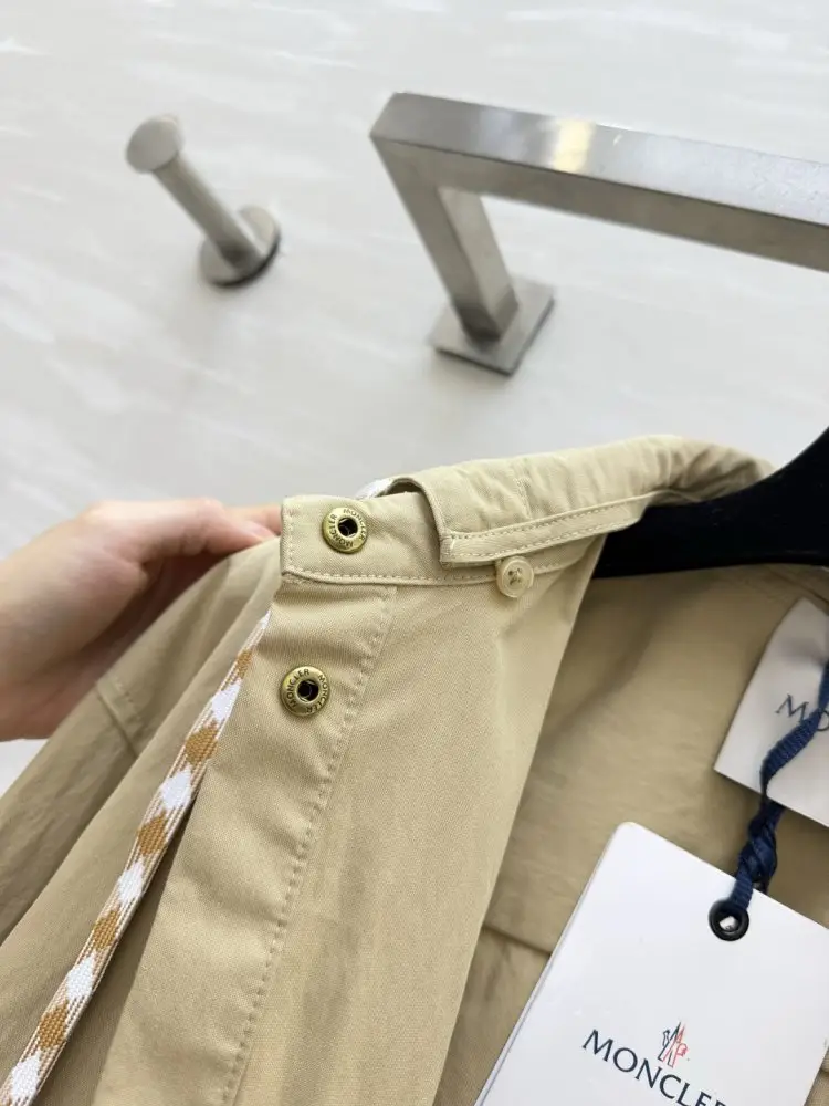 Moncler Куртка женская — Фото 5