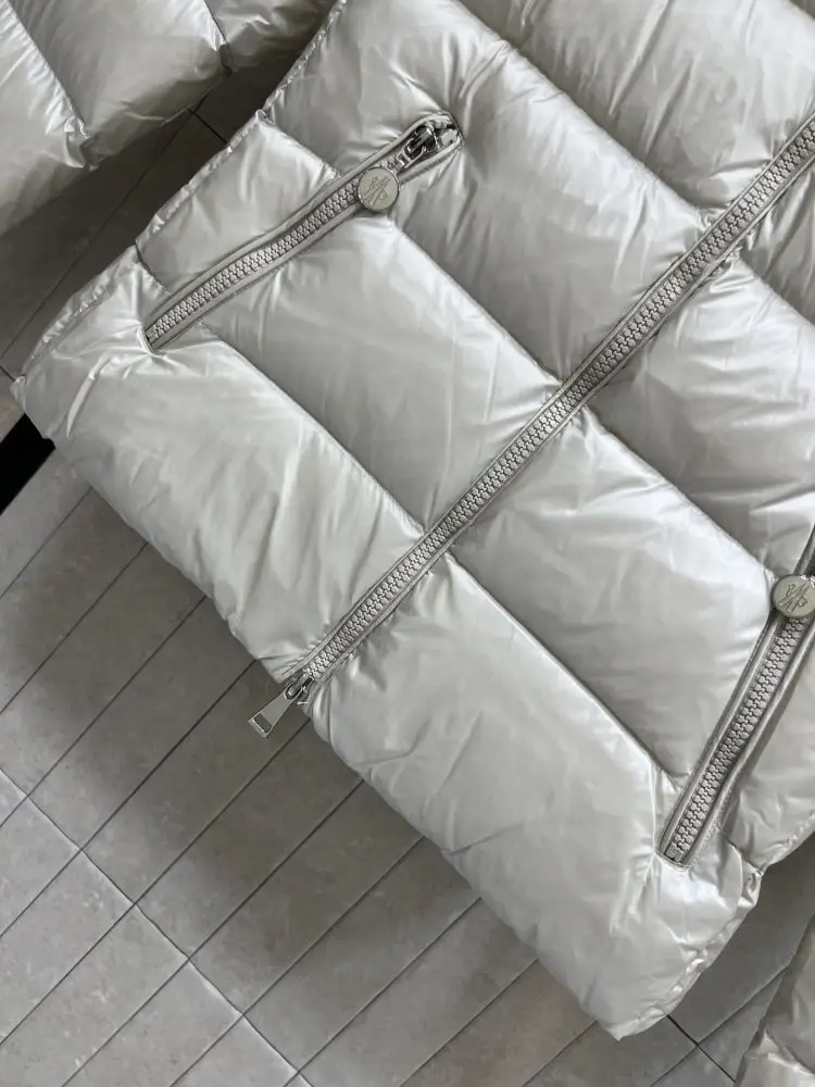 Moncler Jacket women's — Photo 5