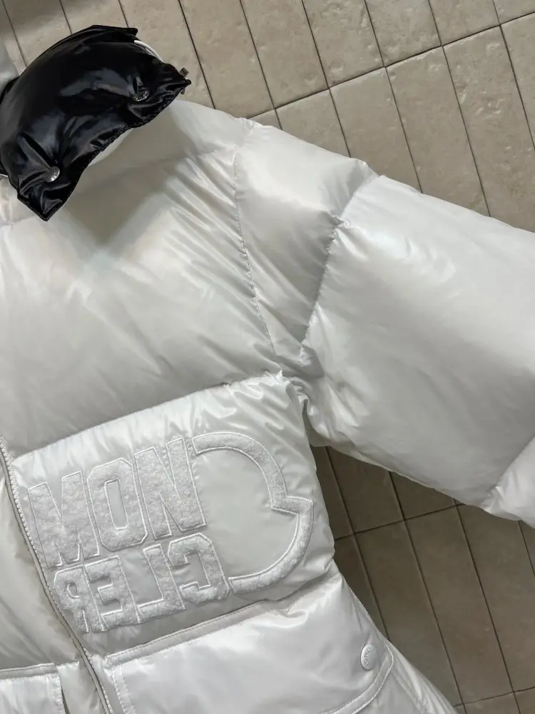 Moncler Куртка женская — Фото 5