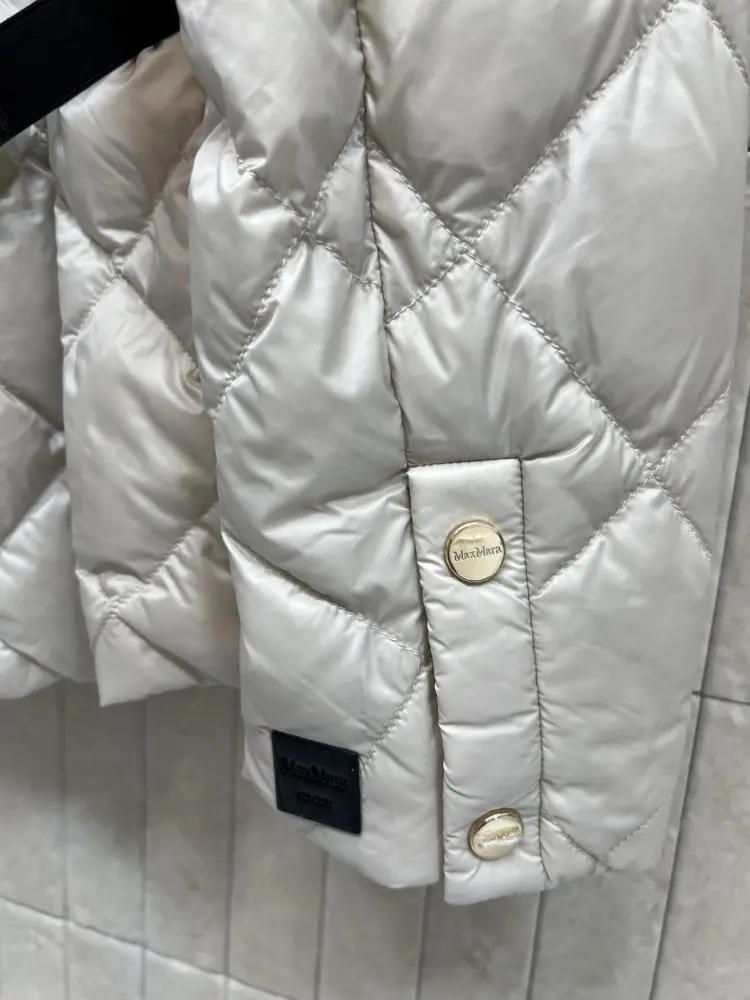 Moncler Куртка женская — Фото 5