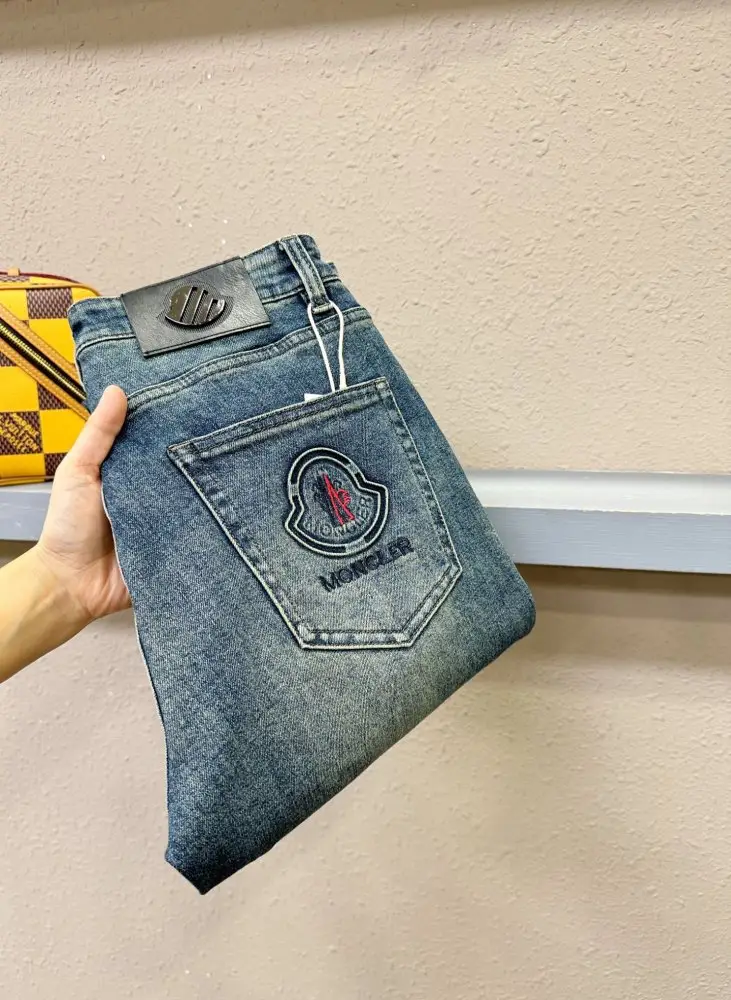 Moncler Jeans men's — Photo 2