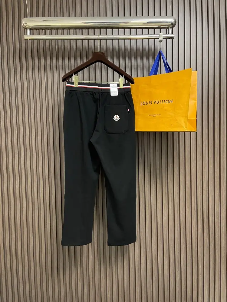 Moncler Pants sport men's — Photo 2