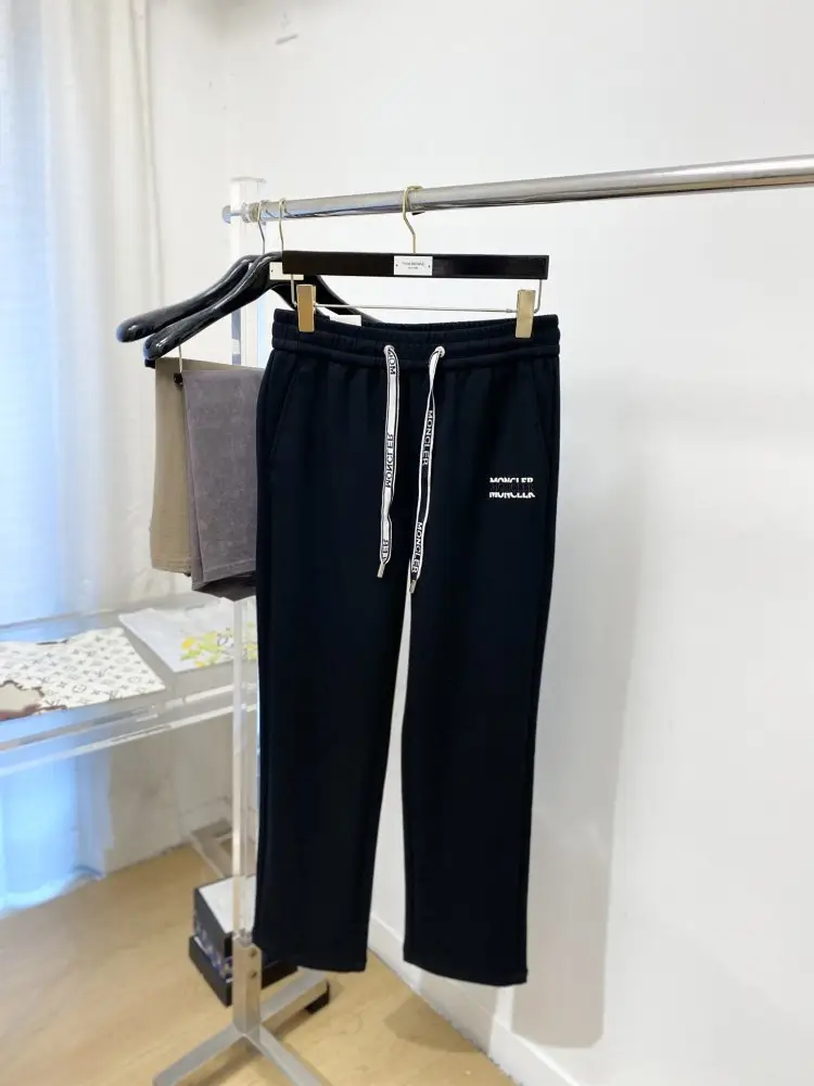Moncler Pants sport men's — Photo 2