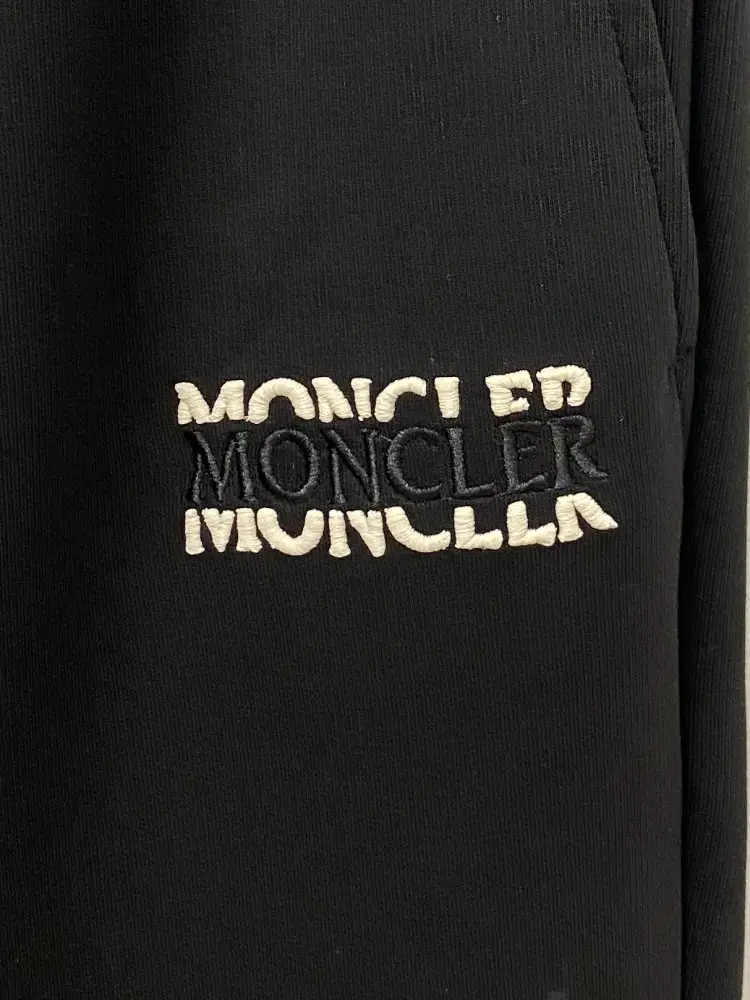 Moncler Pants sport men's — Photo 5