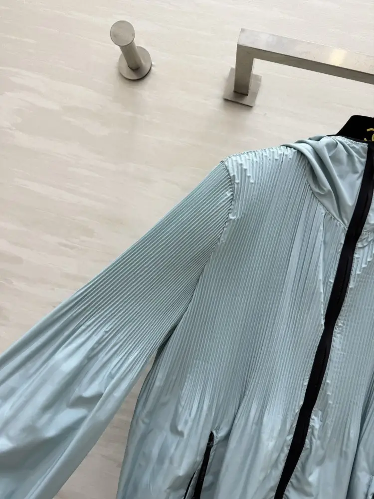 Moncler Плісирована куртка з капюшоном — Фото 4